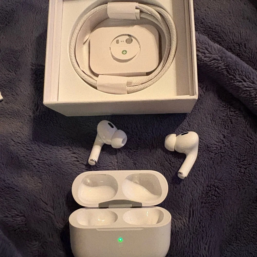 Apple AirPods Pro in White Box